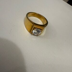 Elegant Gold Ring with Clear Stone